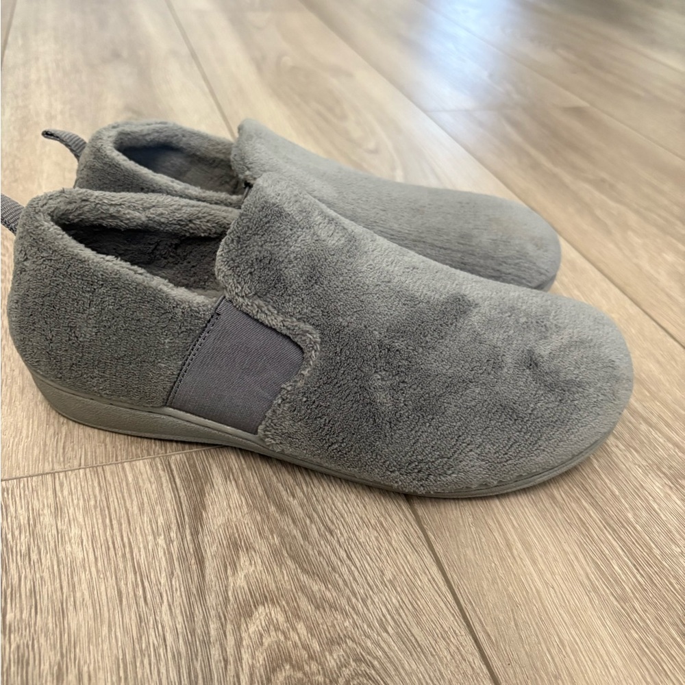Vionic Kalia Gray Plush Slip On Slippers Shoes Women Size 8 Casual Comfort
